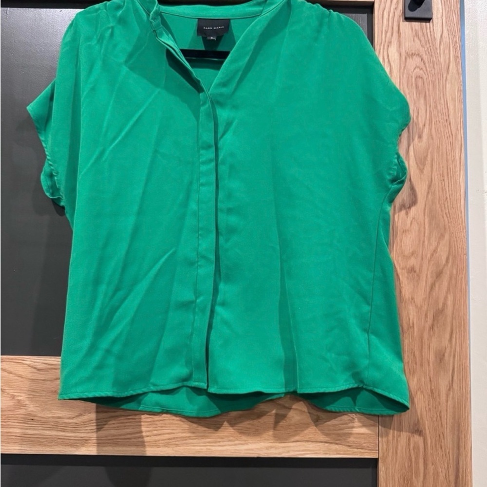 Alex Marie Emerald Green Short Sleeve Blouse Small